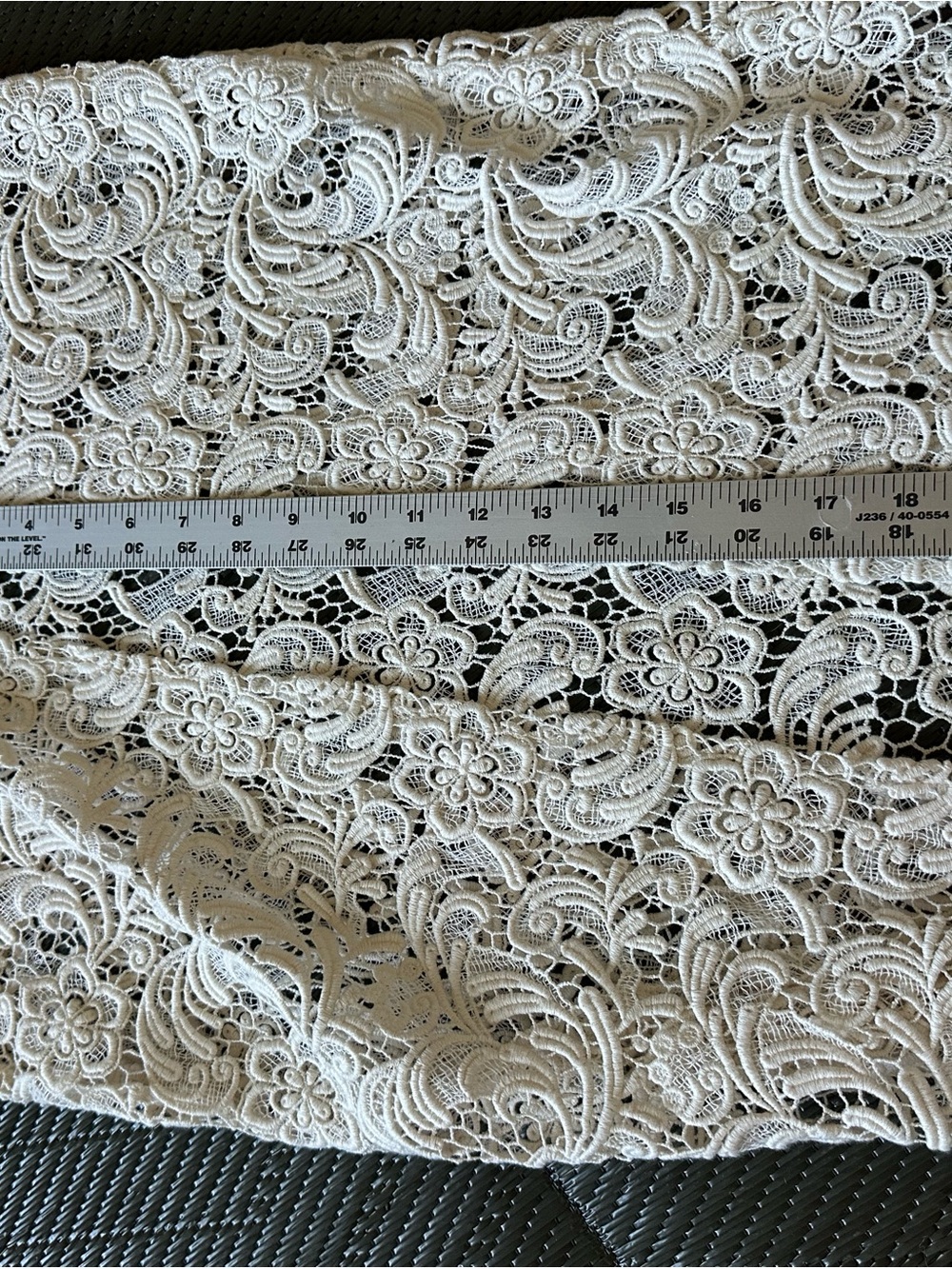 Alice + Olivia Ivory Lace Maxi Skirt Unlined Floral Guipure Sz 10 Formal - Picture 13 of 13